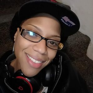 Meet your Posher, Aja